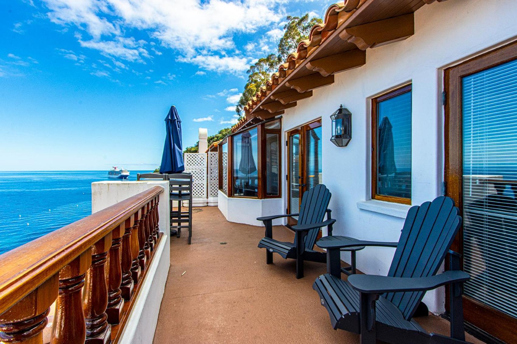 Catalina Island Getaway With 6 Seat Golf Cart Ac Avalon