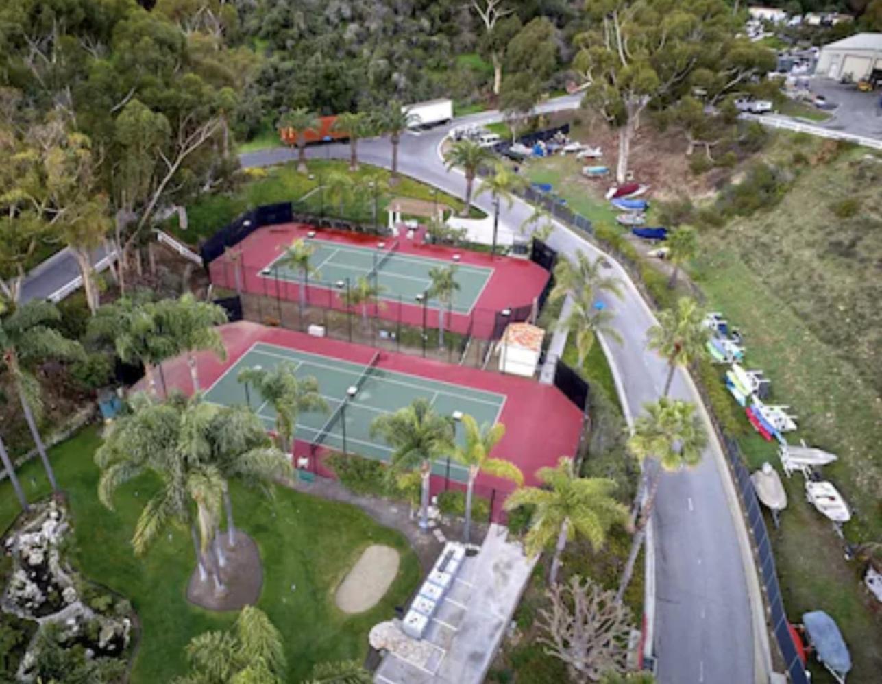 Catalina Island Getaway With 6 Seat Golf Cart Ac Apartment
